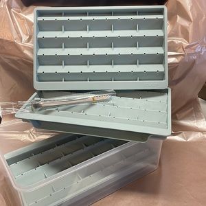 NWT ITWIST Square Ice Cube Trays Set